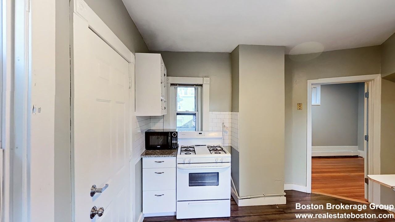 7 Weld Ave #1 - Photo 3 of 14