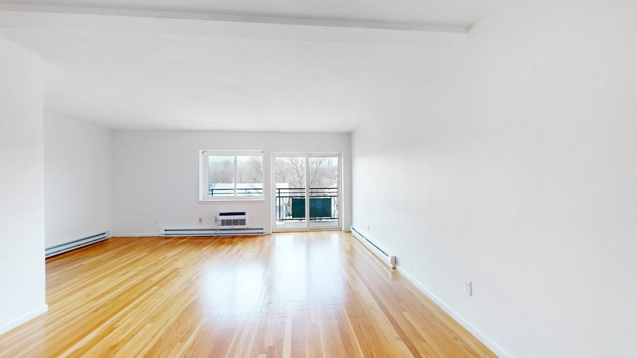 525 Highland Ave #34 - Photo 2 of 23