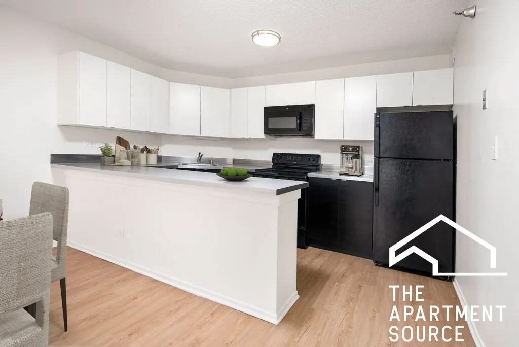 1120 N La Salle Dr #7N - Photo 2 of 28