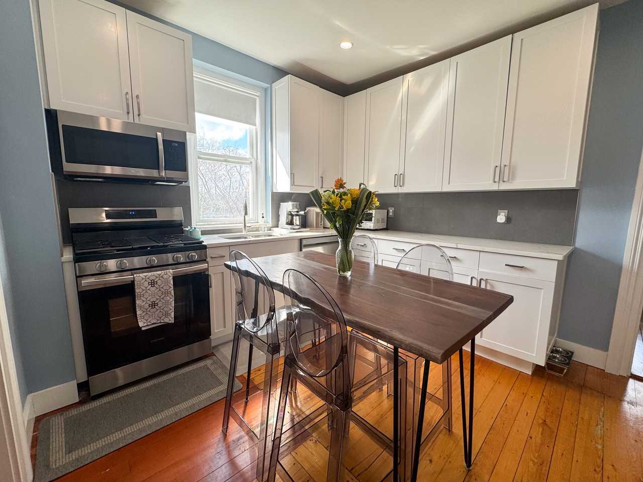 137 Walnut St #3 - Photo 3 of 8