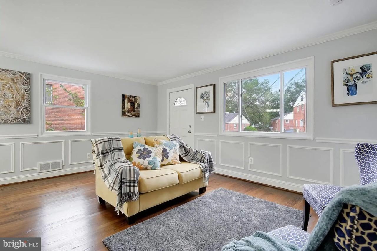 5504 63rd Ave - Photo 2 of 17