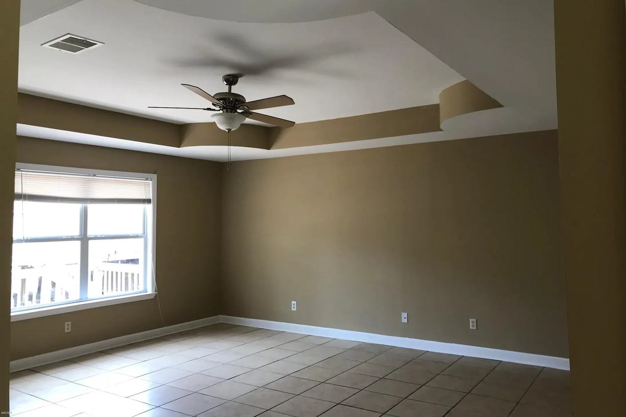 6153 E Lamar St - Photo 3 of 16