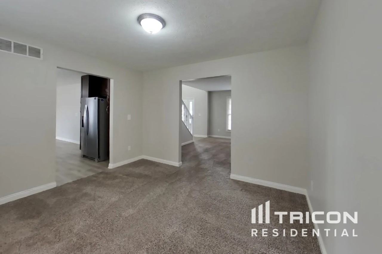 3731 3731 Cheyenne Court Columbus IN - Photo 3 of 20