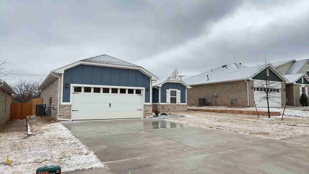 4308 Ne 123rd St - Photo 2 of 34