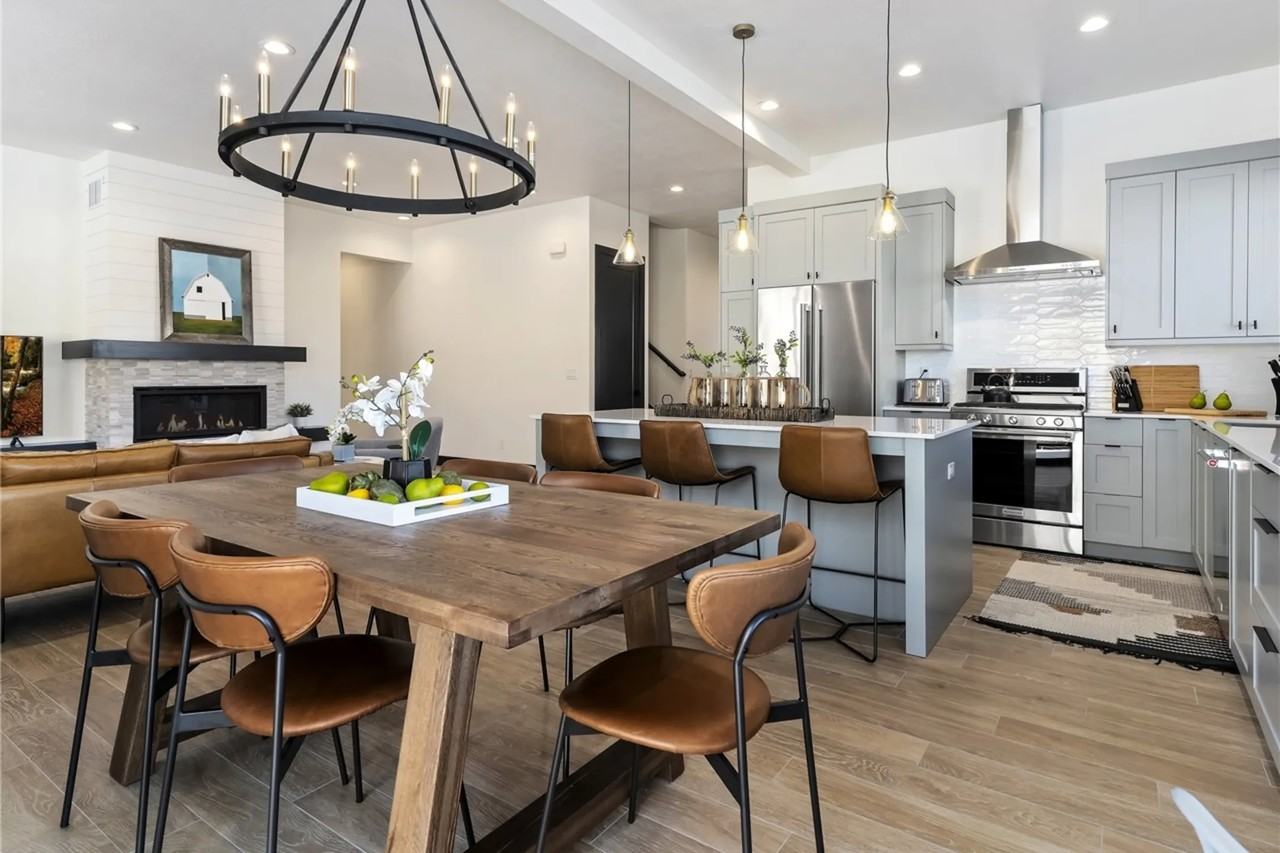 5963 E Big Horn Pkwy - Photo 2 of 9