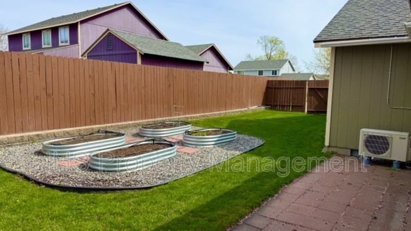 5508 Holly Way - Photo 4 of 19