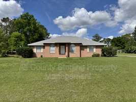 featured image of 375 Sw Huntington Gln