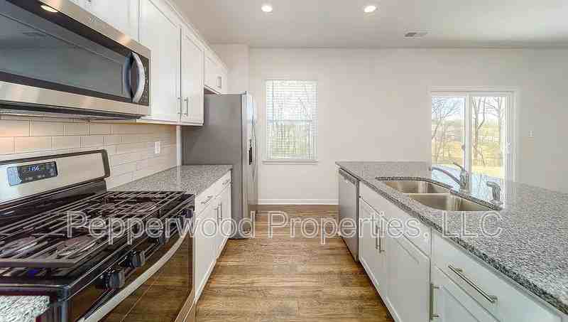 1045 Yearling Way - Photo 3 of 25