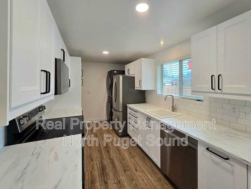 4521 122nd Pl Ne - Photo 6 of 25