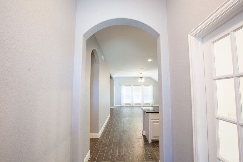 517 Kelvington Dr - Photo 5 of 37