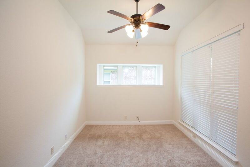 517 Kelvington Dr - Photo 6 of 37