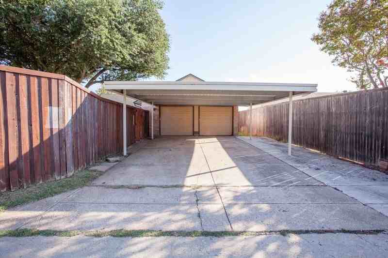 5713 Baker Dr - Photo 2 of 36