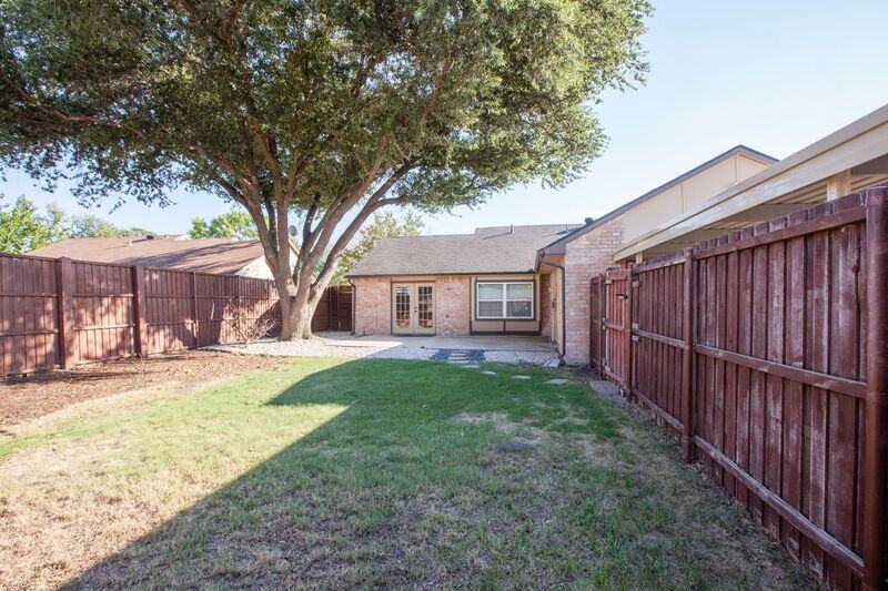 5713 Baker Dr - Photo 3 of 36