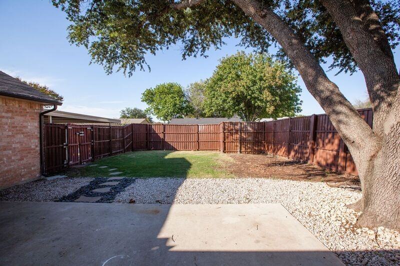 5713 Baker Dr - Photo 4 of 36