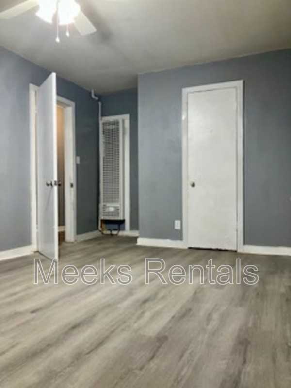408 1st St #12 - Photo 3 of 3