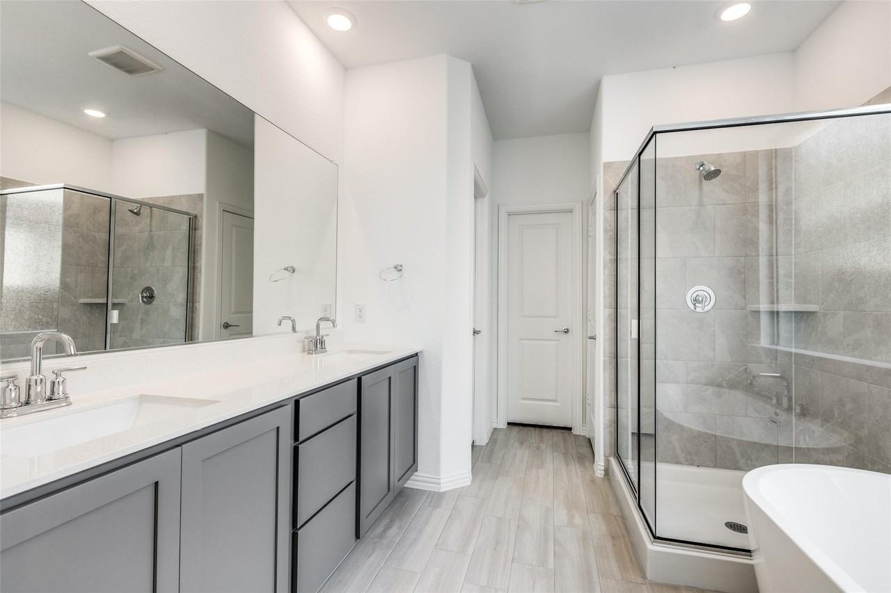 8129 Lindheimer Ln - Photo 4 of 11