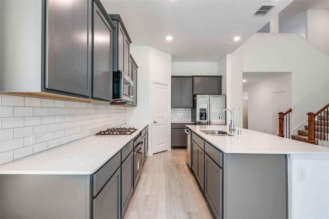 8129 Lindheimer Ln - Photo 6 of 11