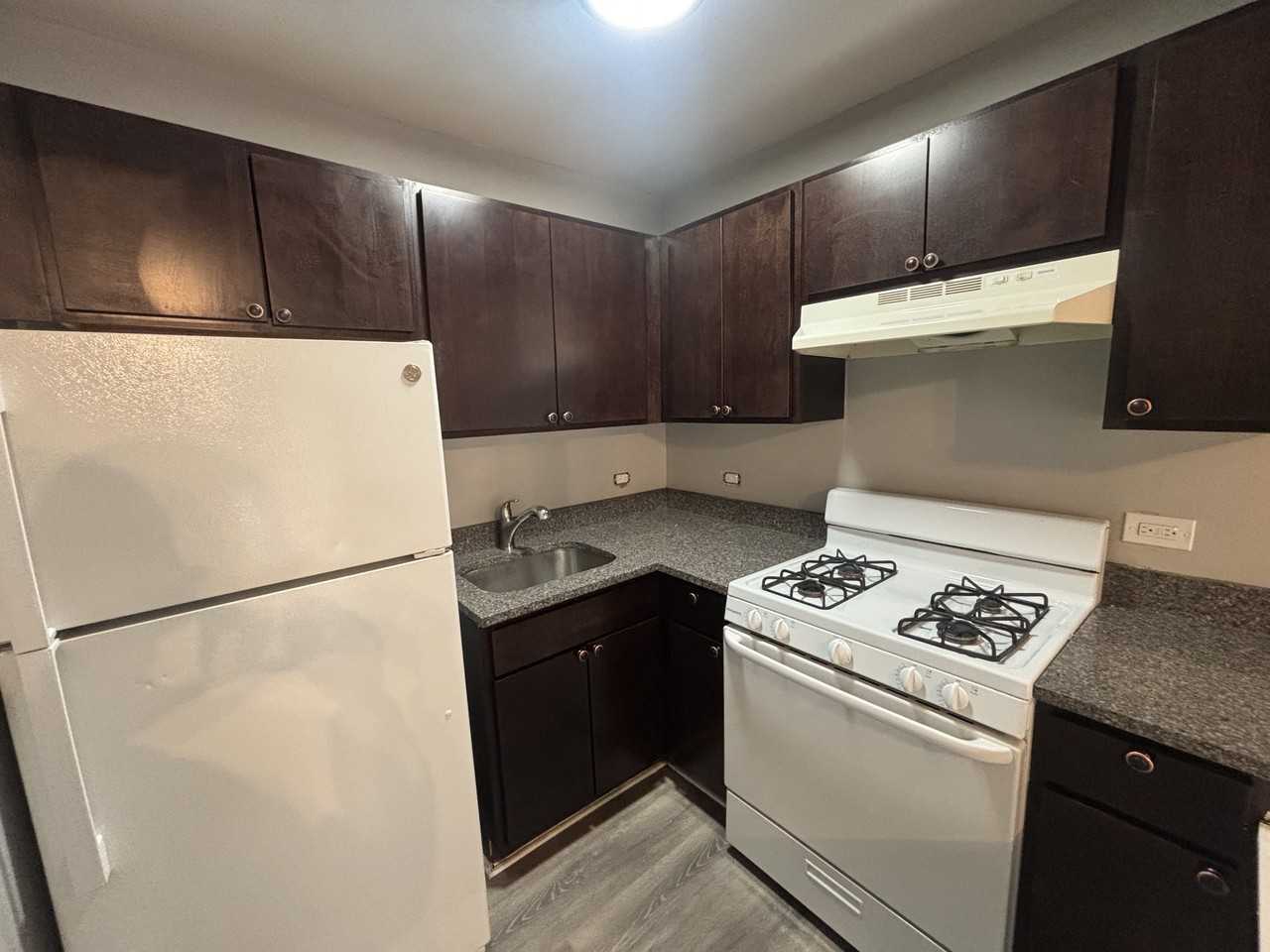 3331-53 Commercial Ave - Photo 2 of 3