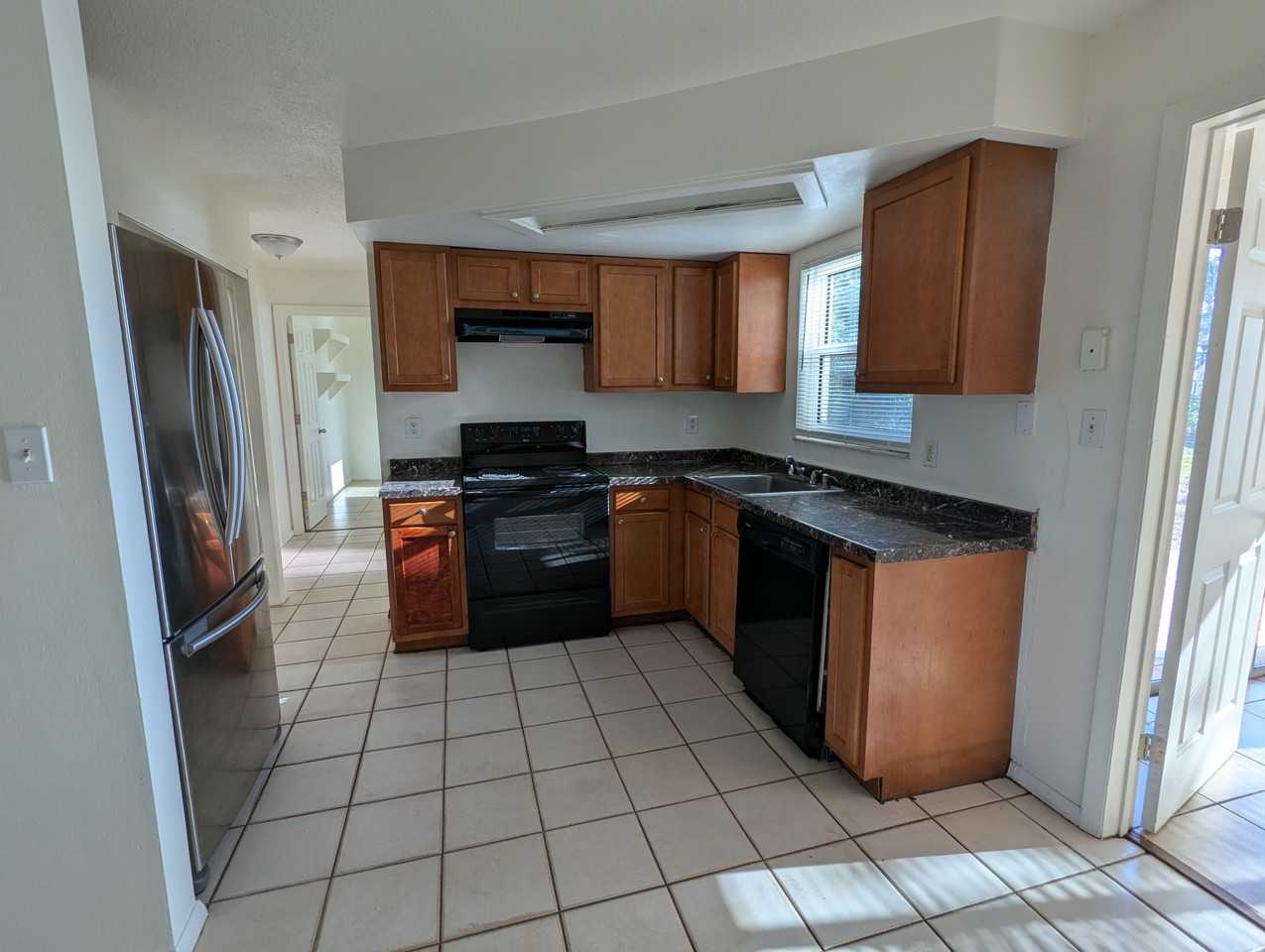 9310 Whitman Ln - Photo 4 of 16