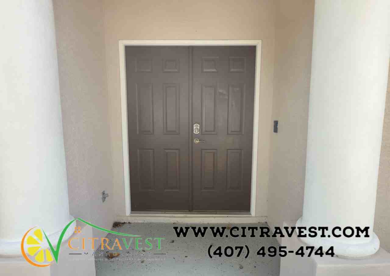 594 Terranova Cir - Photo 3 of 17