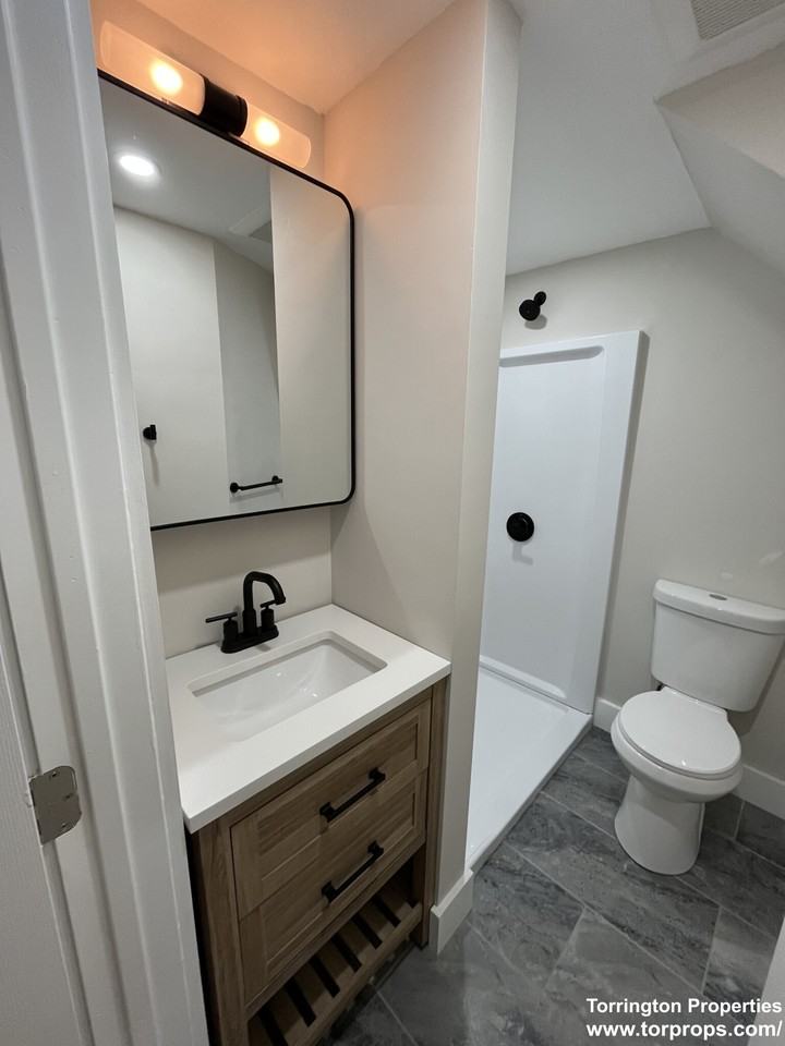 17 M St #B - Photo 3 of 13