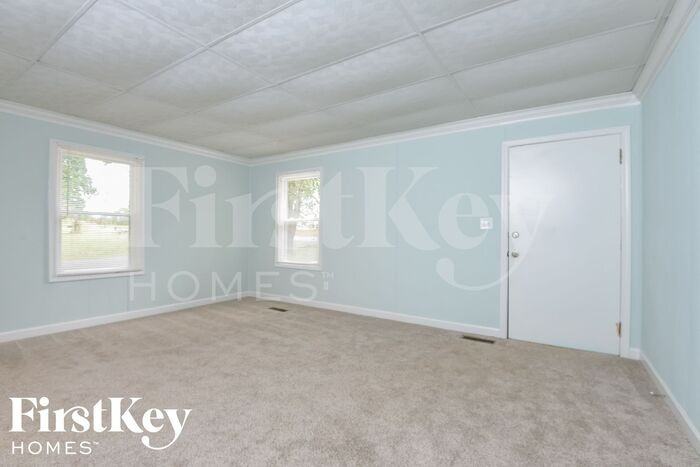 520 Parks Rd - Photo 2 of 15