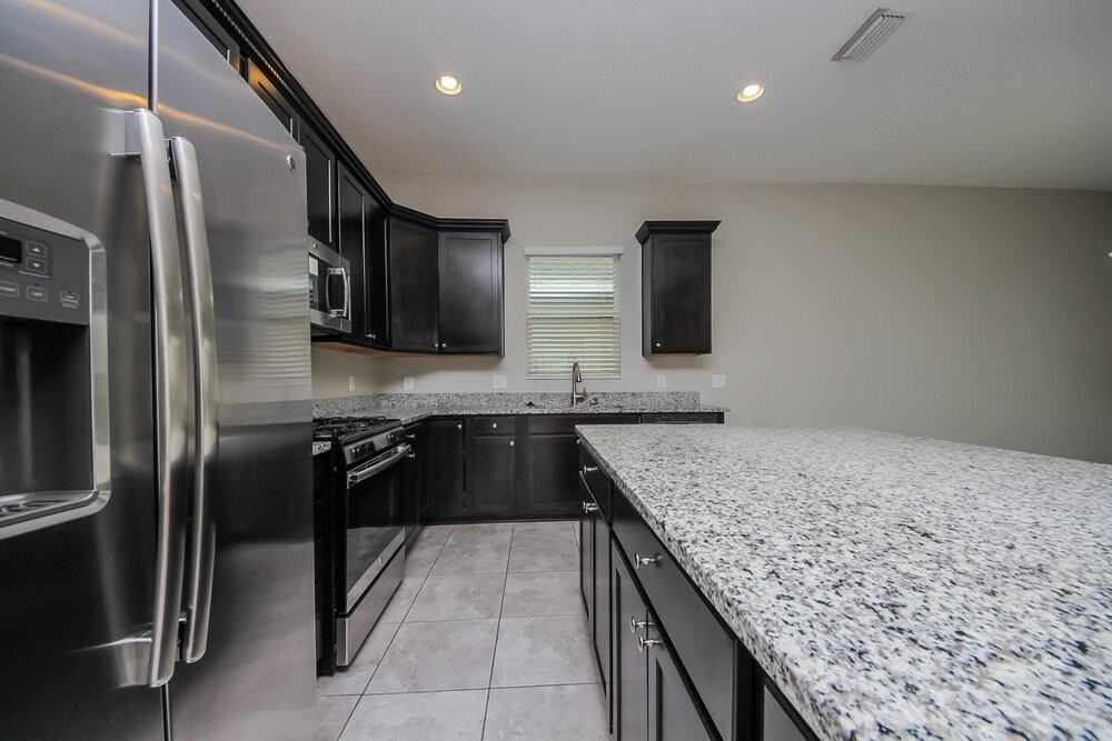 978 Maypole Dr - Photo 7 of 15