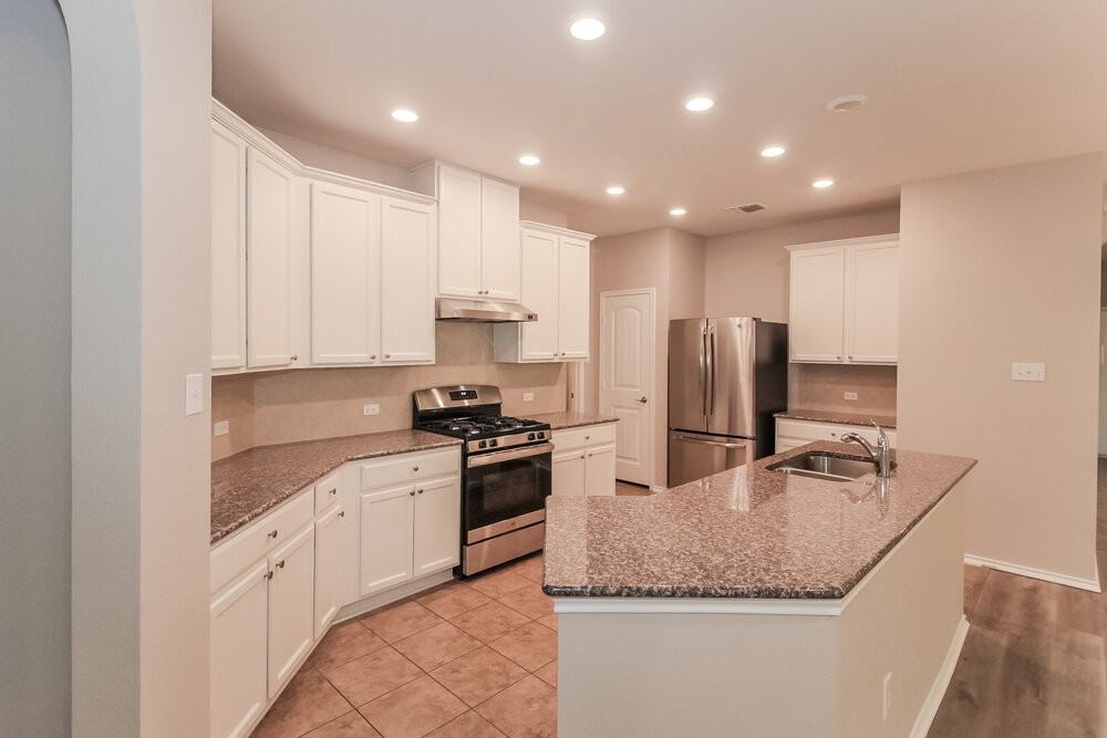 445 Sheepshank Dr - Photo 6 of 17