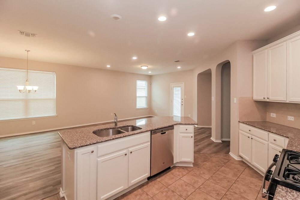 445 Sheepshank Dr - Photo 7 of 17