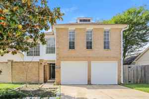 featured image of 4627 Green Trail Dr