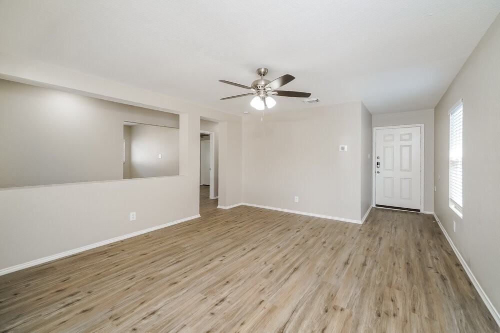 7223 Archers Coach - Photo 4 of 16