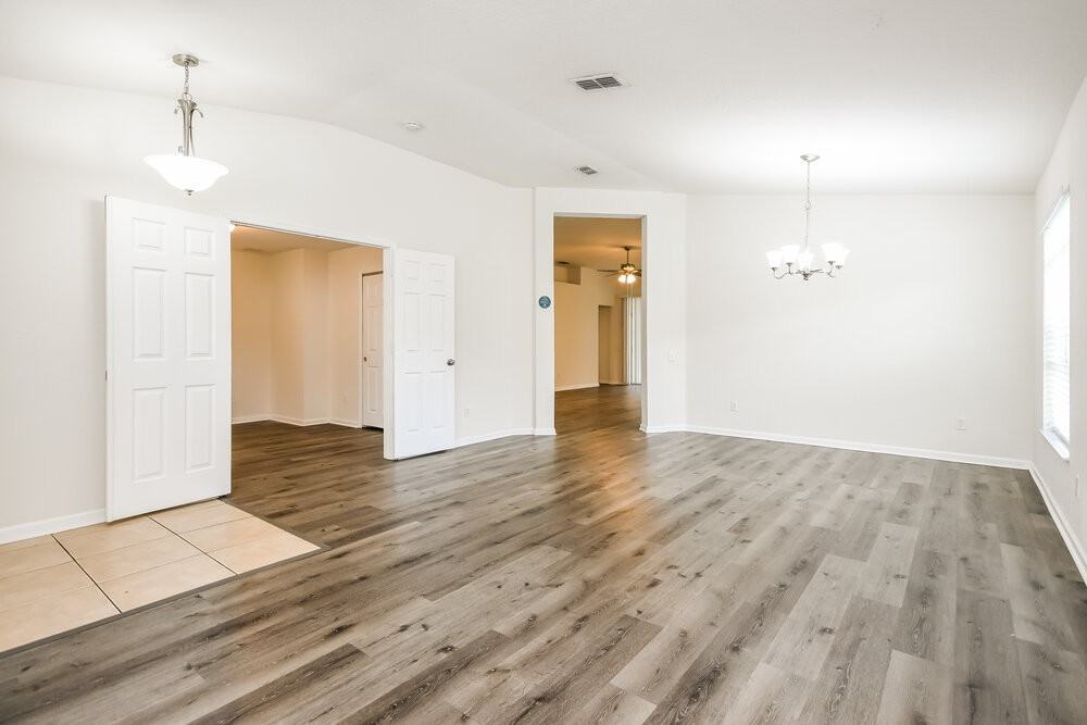2258 Meadow Oak Cir - Photo 4 of 16