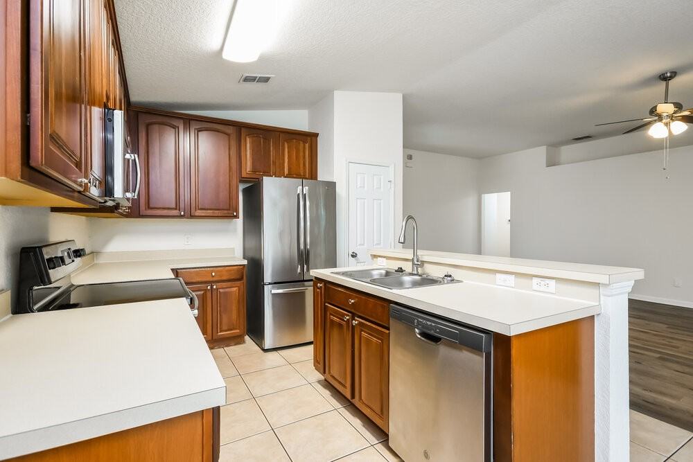 2258 Meadow Oak Cir - Photo 7 of 16