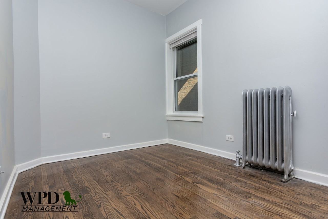 6748 S. Crandon Ave - Photo 6 of 18