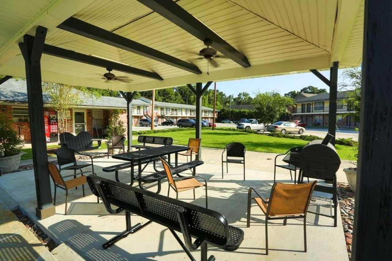 Kenilworth Ridge Apartments, LLC - Photo 3 of 4