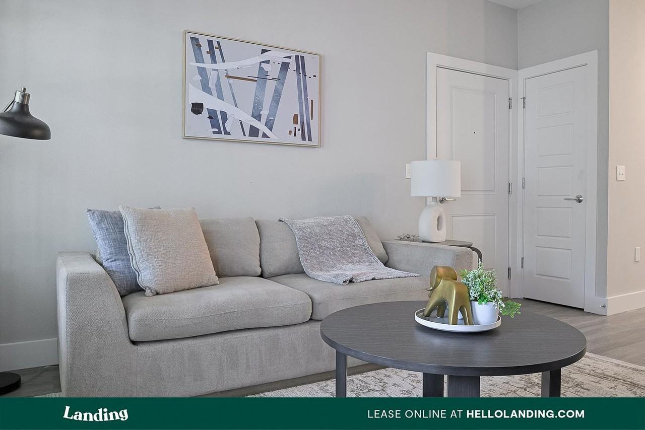 3060 Southcreek Blvd - Photo 3 of 50