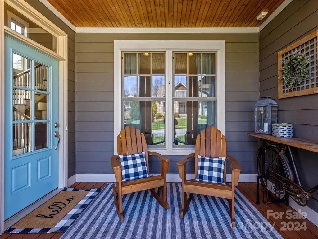 61 Barnrock Dr - Photo 3 of 32