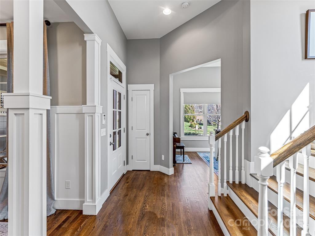 61 Barnrock Dr - Photo 4 of 32