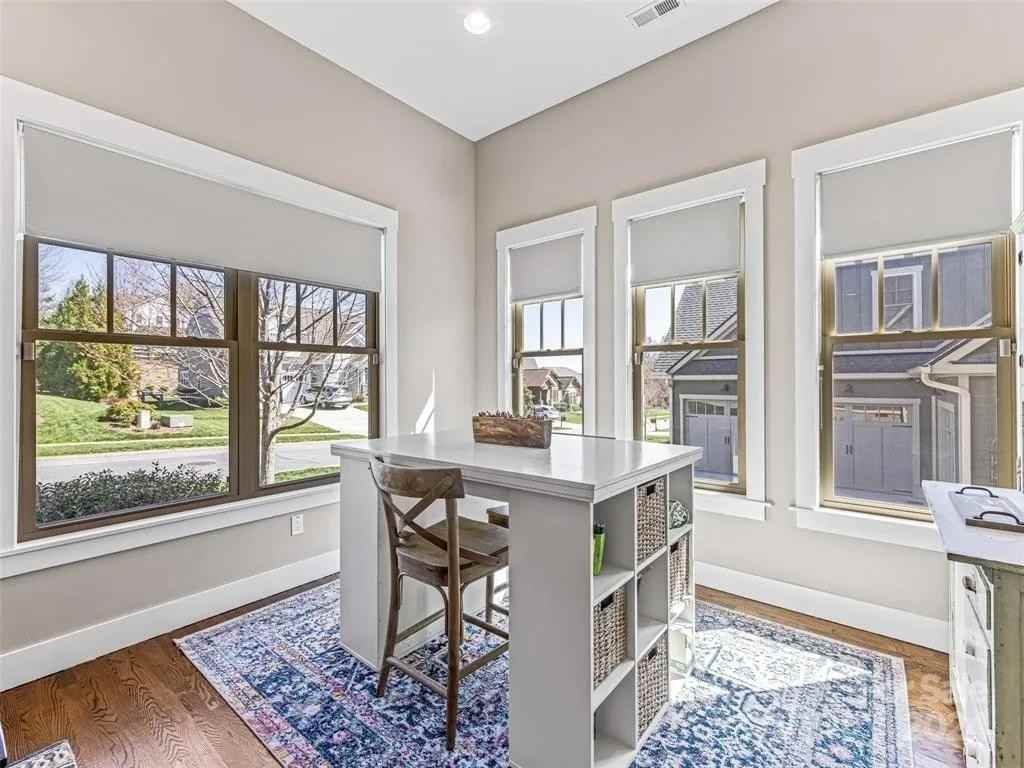 61 Barnrock Dr - Photo 5 of 32