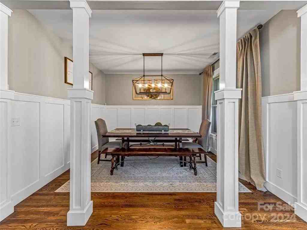 61 Barnrock Dr - Photo 7 of 32