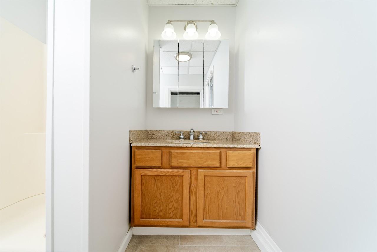 71 Sf - Photo 3 of 35