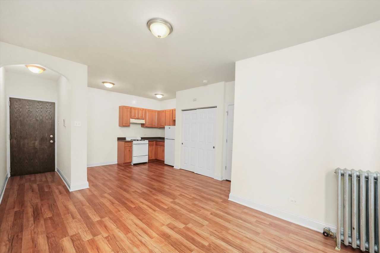 1742 Humboldt LLC - Photo 4 of 30