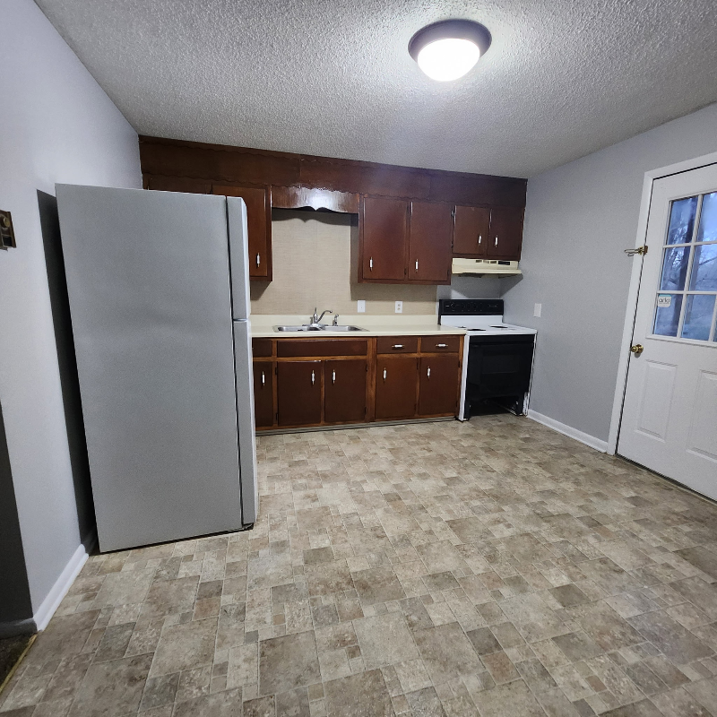 145 Hendricks Blvd - Photo 2 of 16