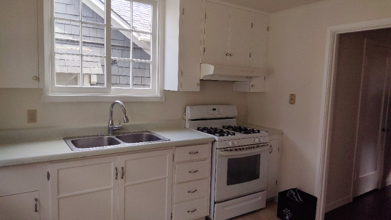 216 Park St - Photo 3 of 11