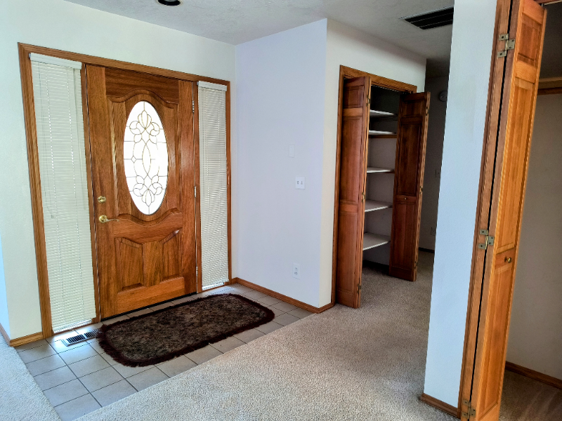 1231 Ne 12th Way - Photo 2 of 20