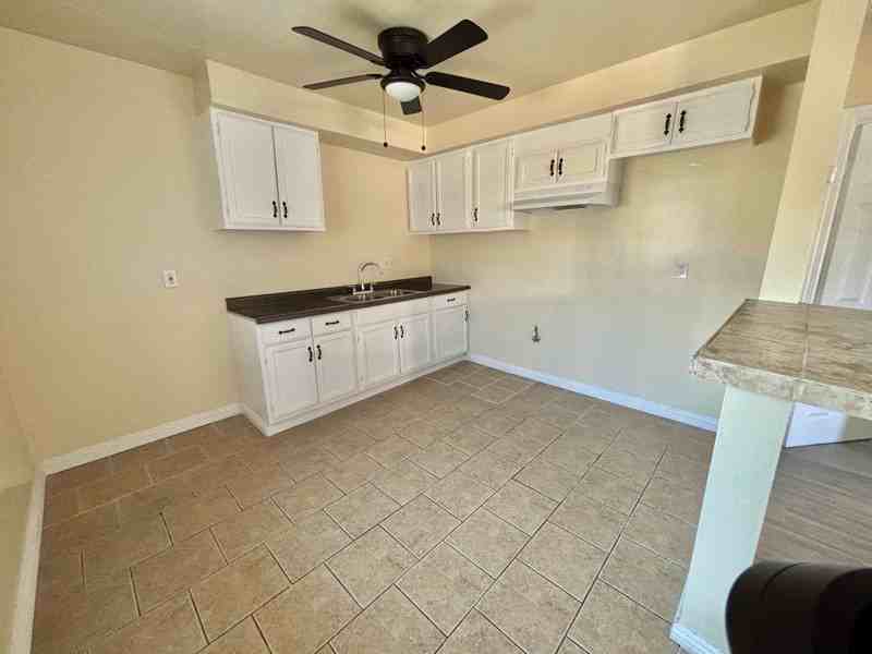 810 W Duarte Rd - Photo 3 of 11