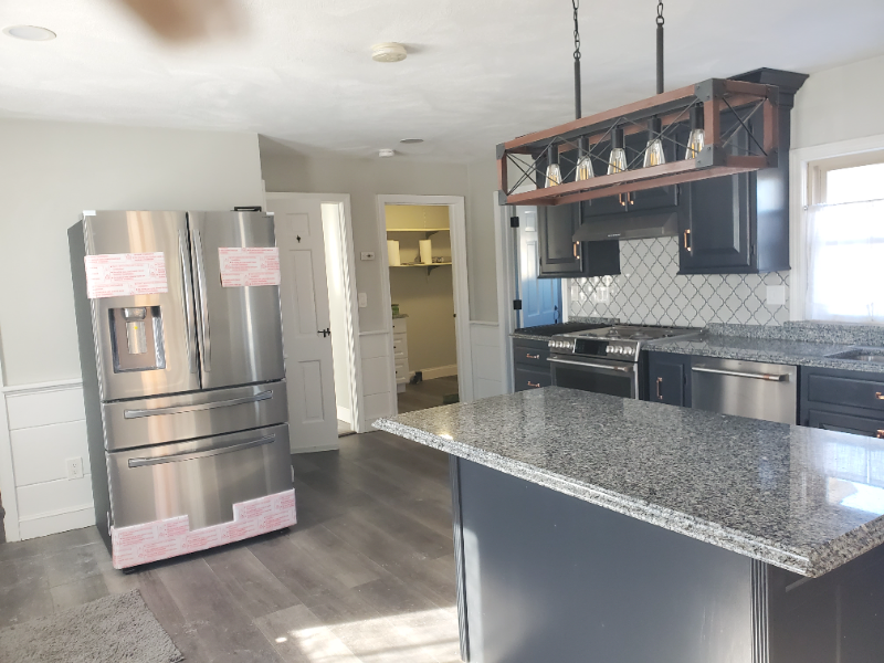 684 South St - Photo 2 of 17