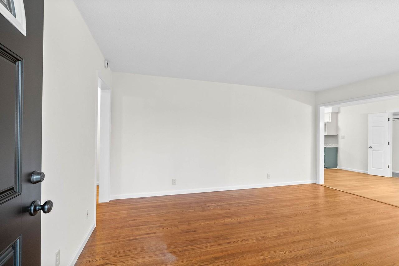 2522 Timberwood Dr - Photo 3 of 28