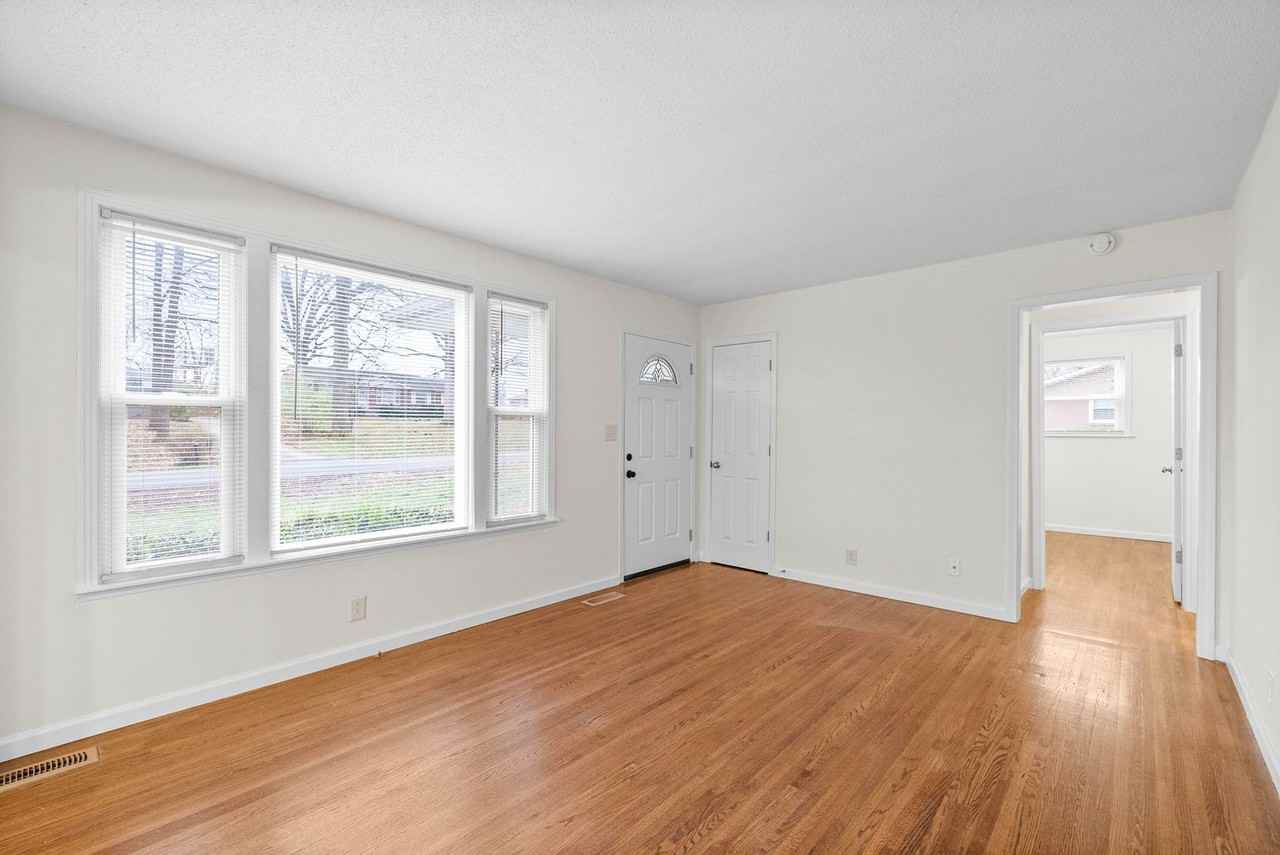 2522 Timberwood Dr - Photo 5 of 28