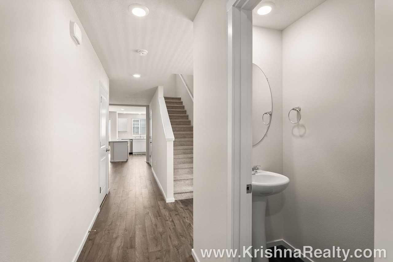 11935 Ne 104th St - Photo 4 of 22